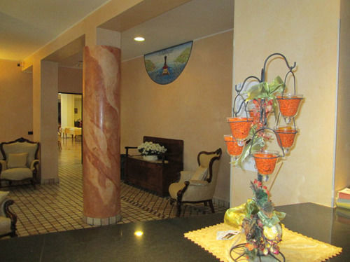Hotel Stazione Паратико Екстериор снимка