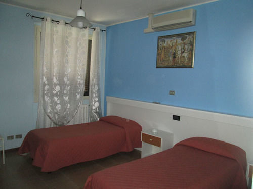 Hotel Stazione Паратико Екстериор снимка