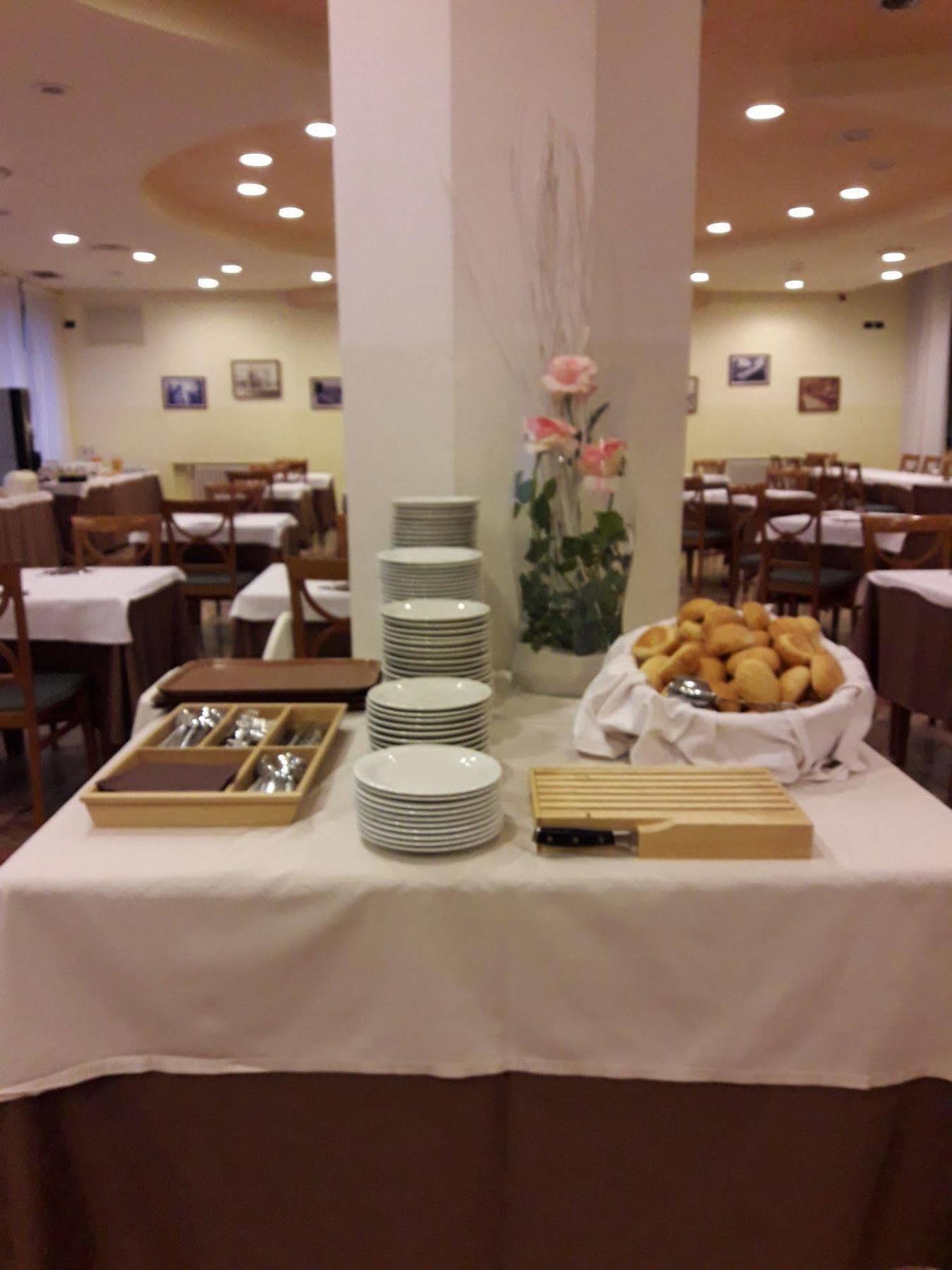 Hotel Stazione Паратико Екстериор снимка